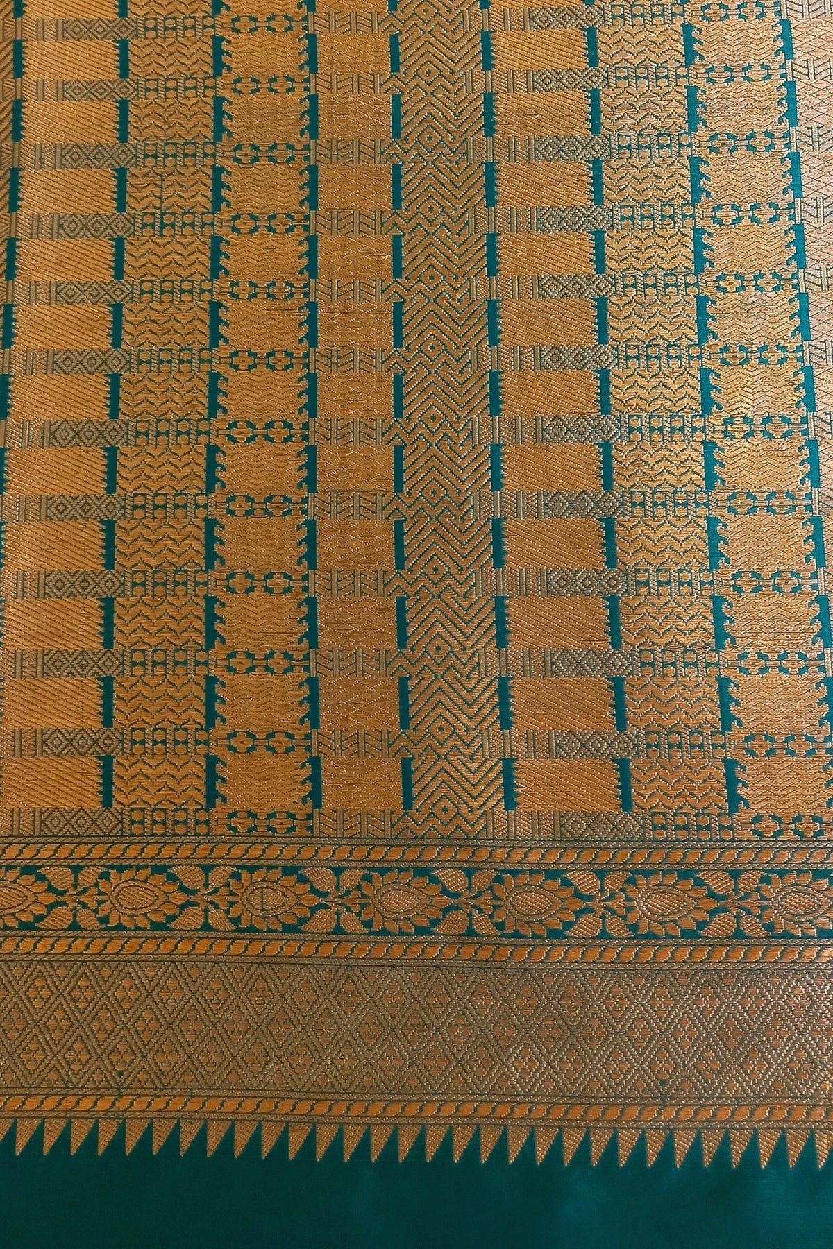 Rama Green Kadhwa Floral Buta Meenakari Pure Katan Banarasi