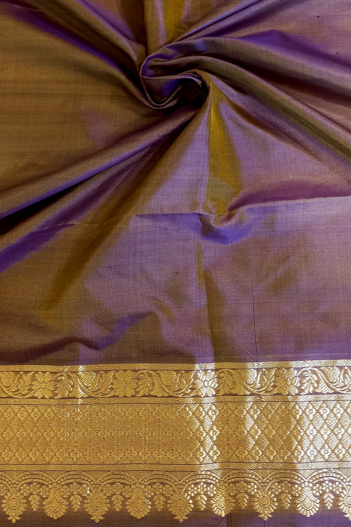 Purple Kadhwa Sona Rupa Buta Meenakari Pure Katan Banarasi