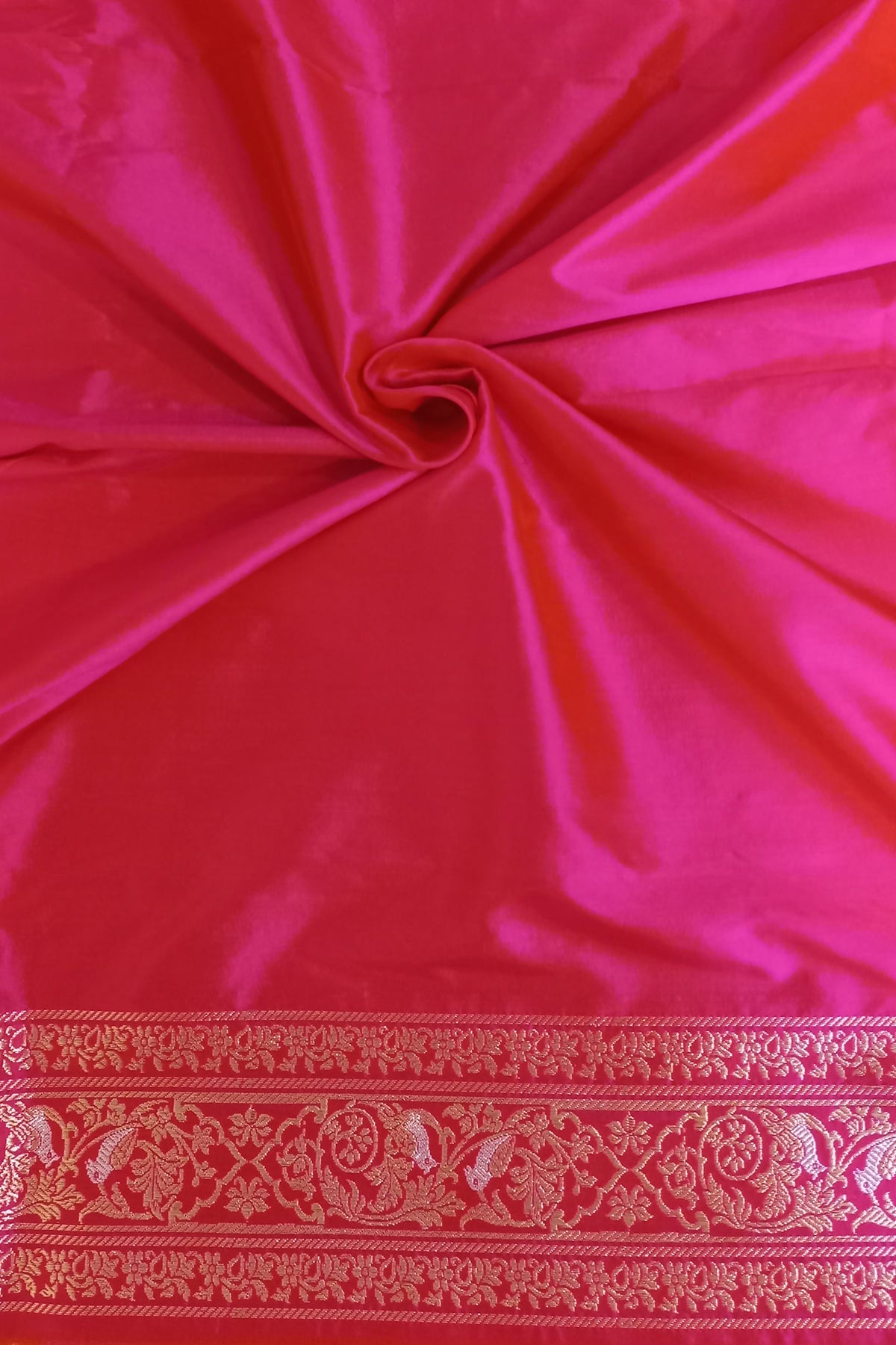 Rani-Pink Leheriya Kadhwa Shikargah Sona Rupa Meenakari Pure Katan Banarasi