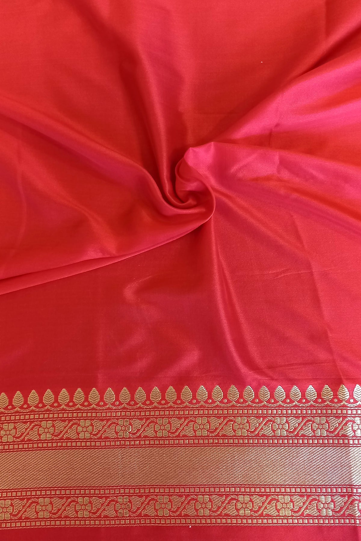 Offwhite-Red Kadhwa Sona Rupa Zari Pure Katan Banarasi (ekaya similar saree)