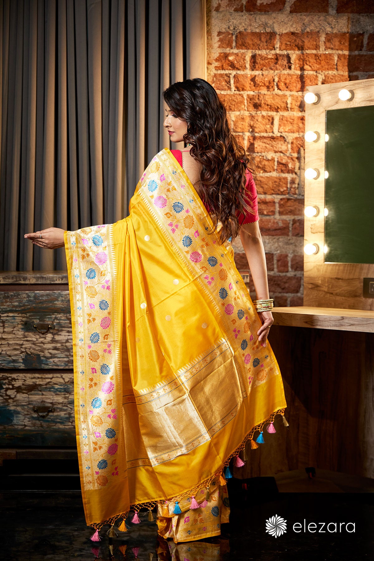 Yellow Kadhwa Buta Meenakari Pure Katan Silk Ektara Banarasi