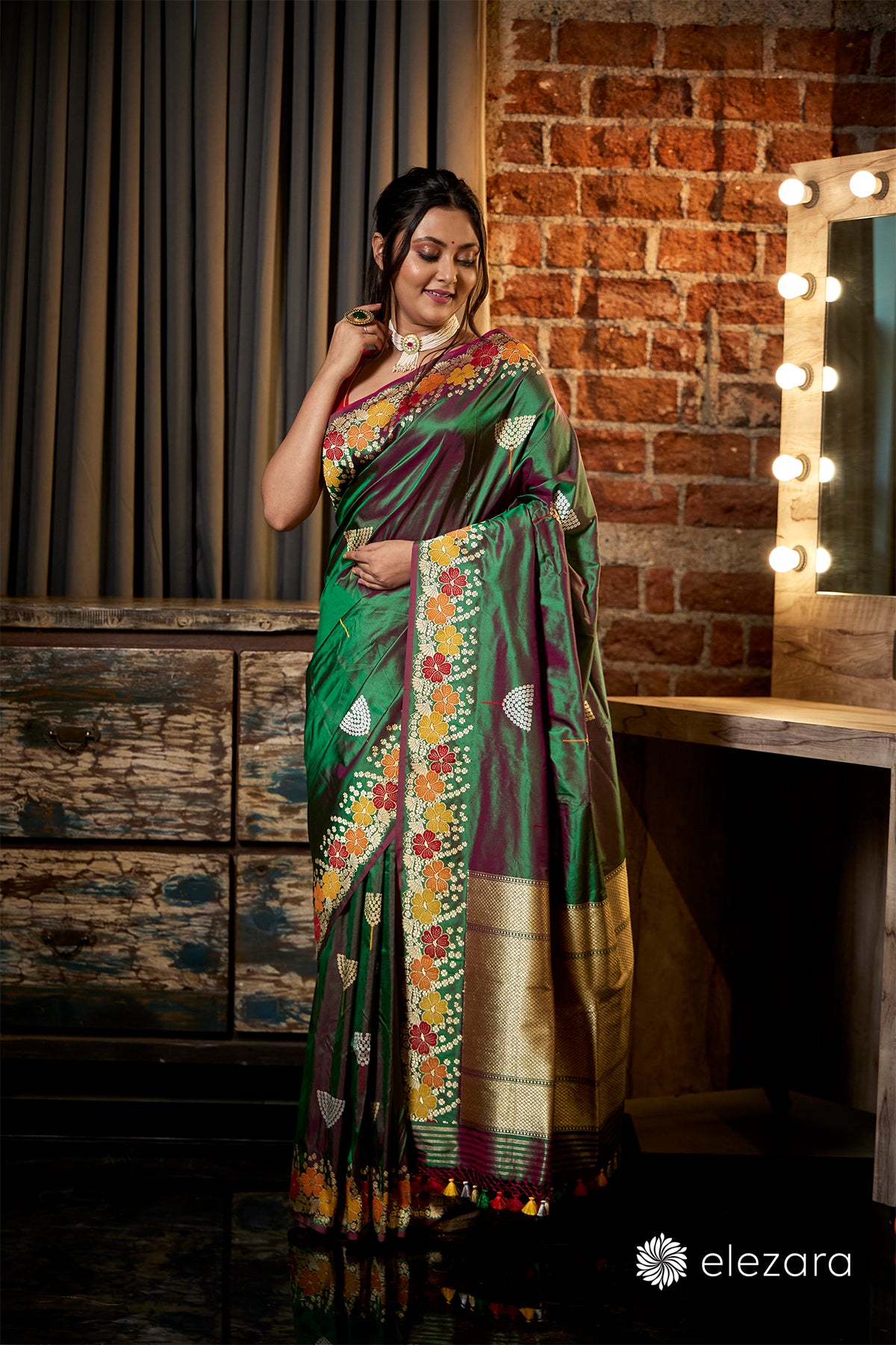 Bottle Green-Pink Dual Tone Kadhwa Buta Meenakari Border Pure Katan Silk Ektara Banarasi