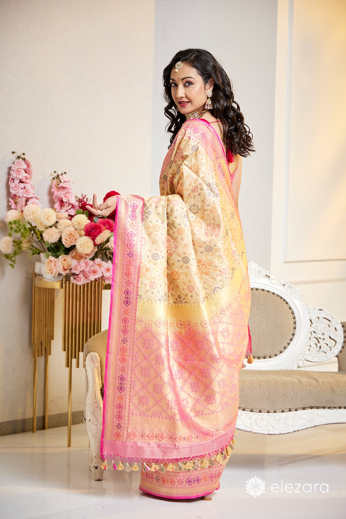 Handwoven Off white Pure Katan Patola Silk Banarasi