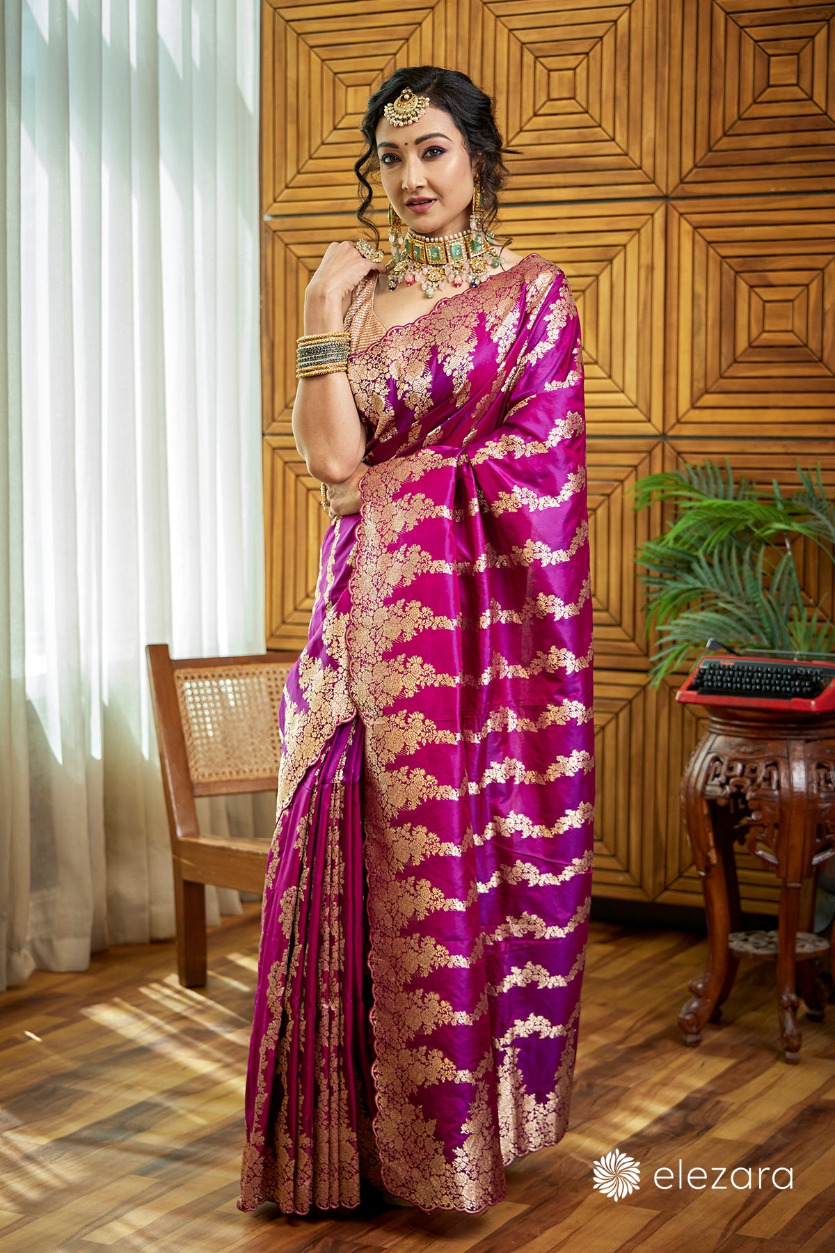 Wine Dual tone Scallop border Sona zari Pure Katan Silk Banarasi