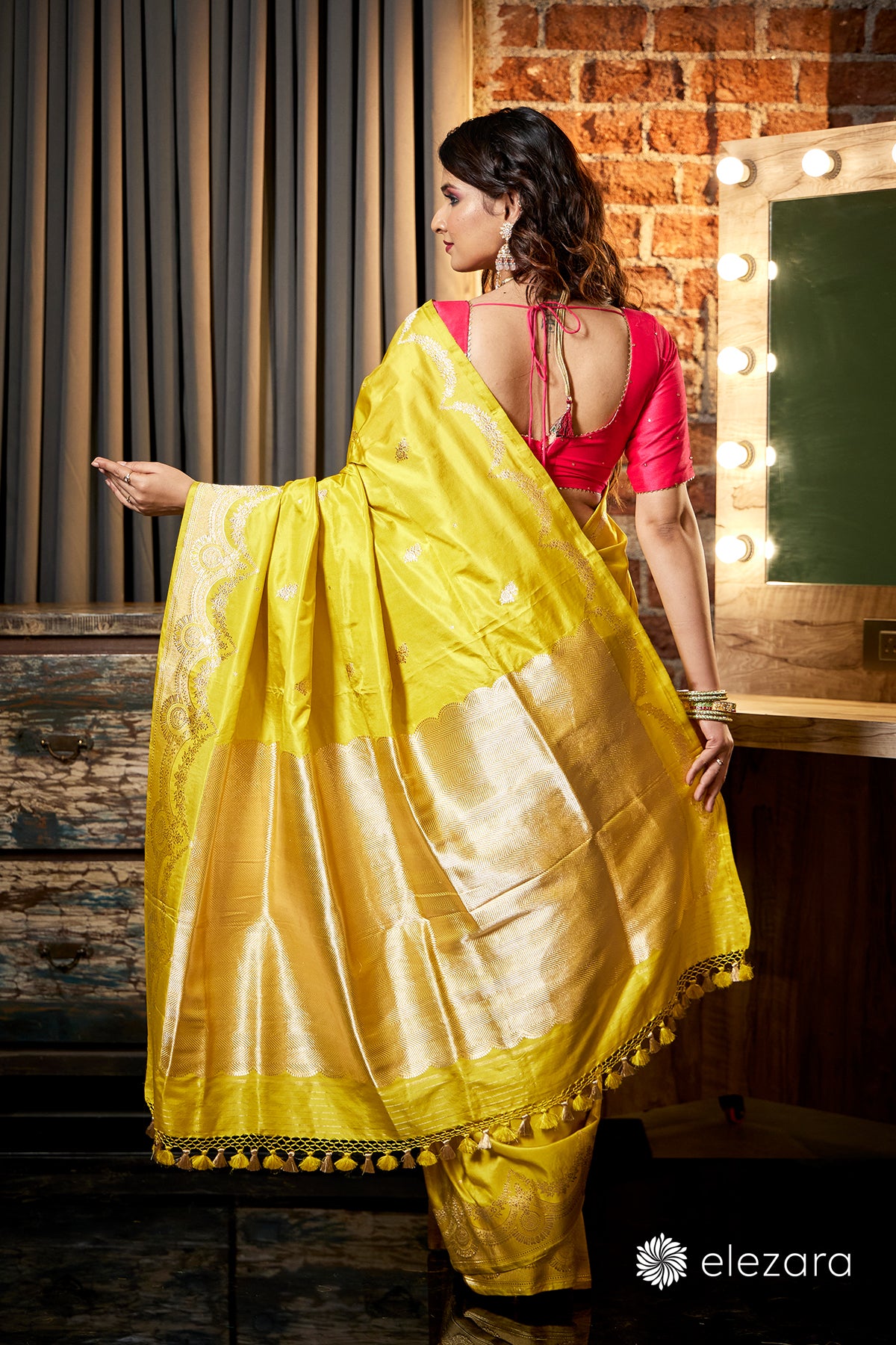 Lemon Yellow Scallop border with Sona zari Pure Katan Silk Banarasi