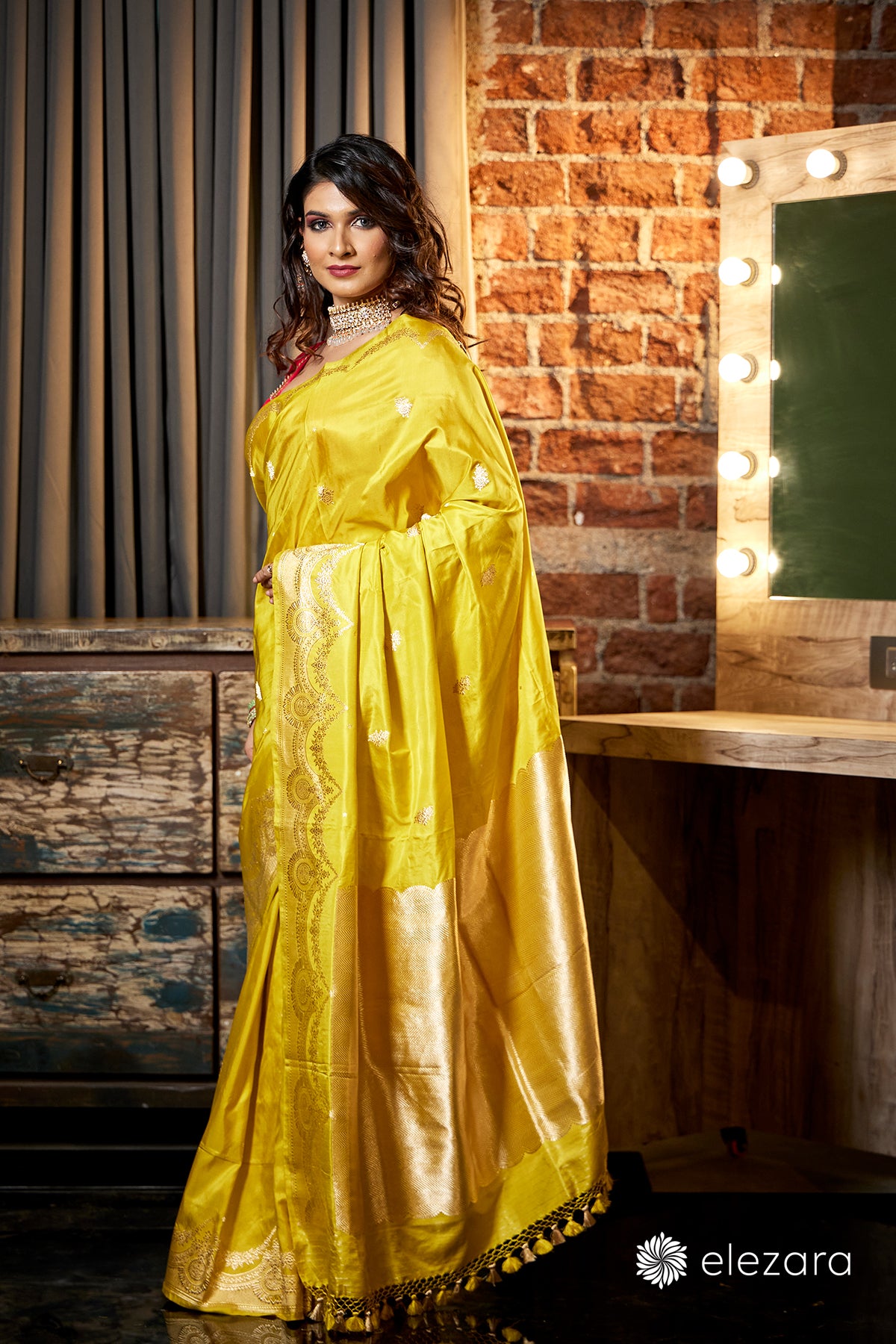 Lemon Yellow Scallop border with Sona zari Pure Katan Silk Banarasi